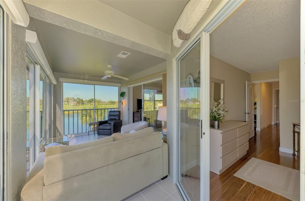 For Sale: $359,900 (2 beds, 2 baths, 1371 Square Feet)