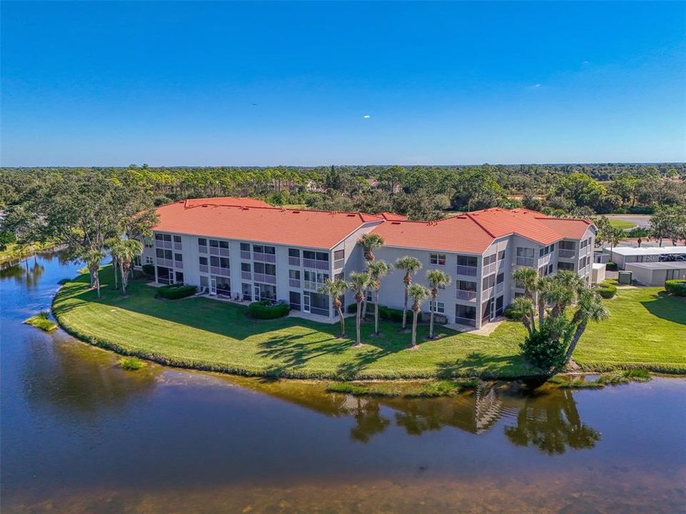 For Sale: $359,900 (2 beds, 2 baths, 1371 Square Feet)