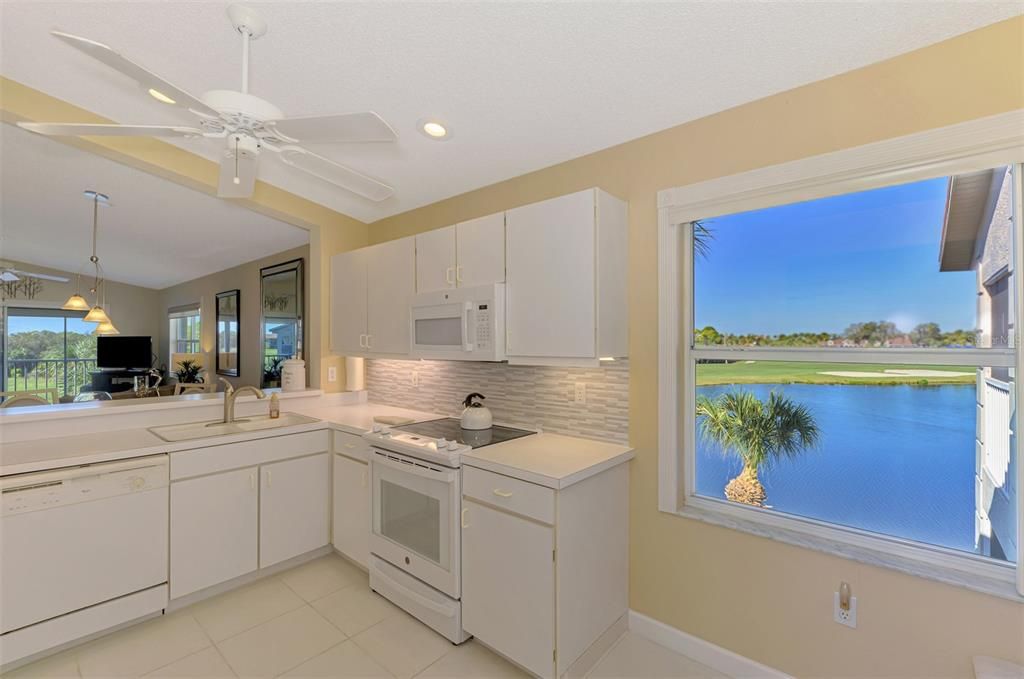 For Sale: $359,900 (2 beds, 2 baths, 1371 Square Feet)