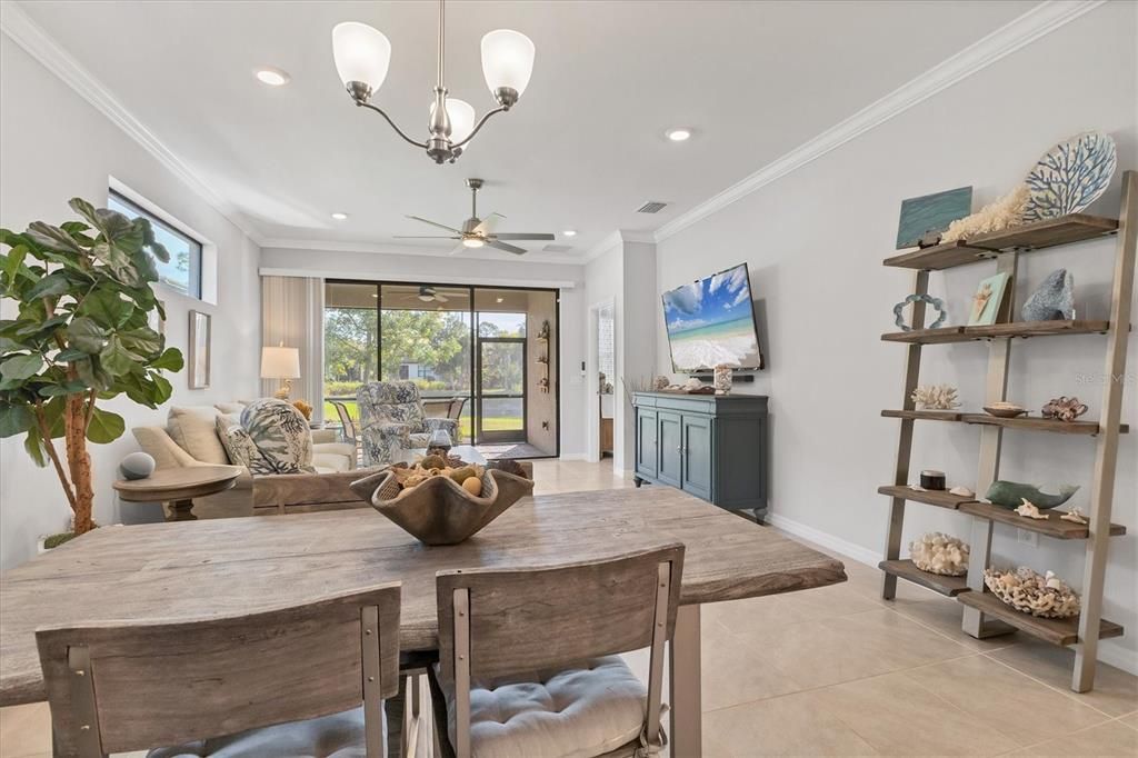 合同活跃: $337,000 (2 贝兹, 2 浴室, 1515 平方英尺)