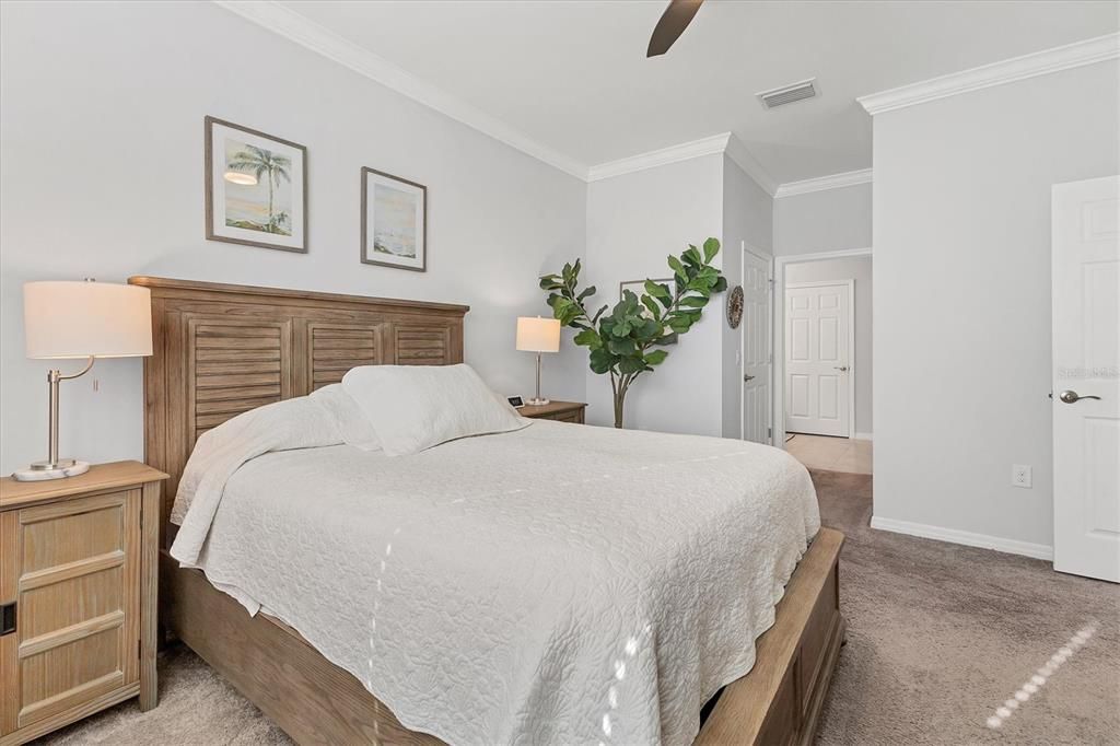 合同活跃: $337,000 (2 贝兹, 2 浴室, 1515 平方英尺)