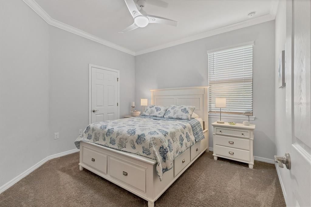 合同活跃: $337,000 (2 贝兹, 2 浴室, 1515 平方英尺)