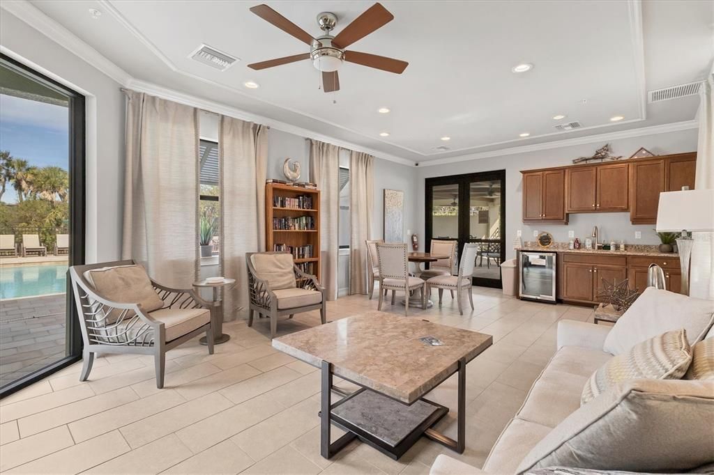 合同活跃: $337,000 (2 贝兹, 2 浴室, 1515 平方英尺)