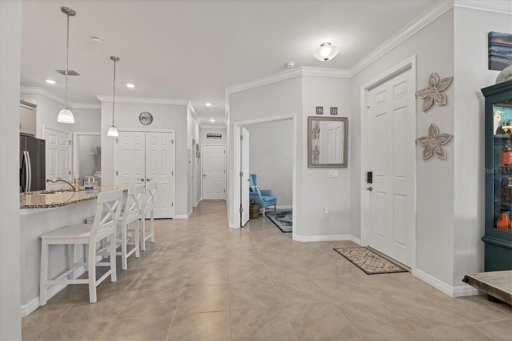 合同活跃: $337,000 (2 贝兹, 2 浴室, 1515 平方英尺)