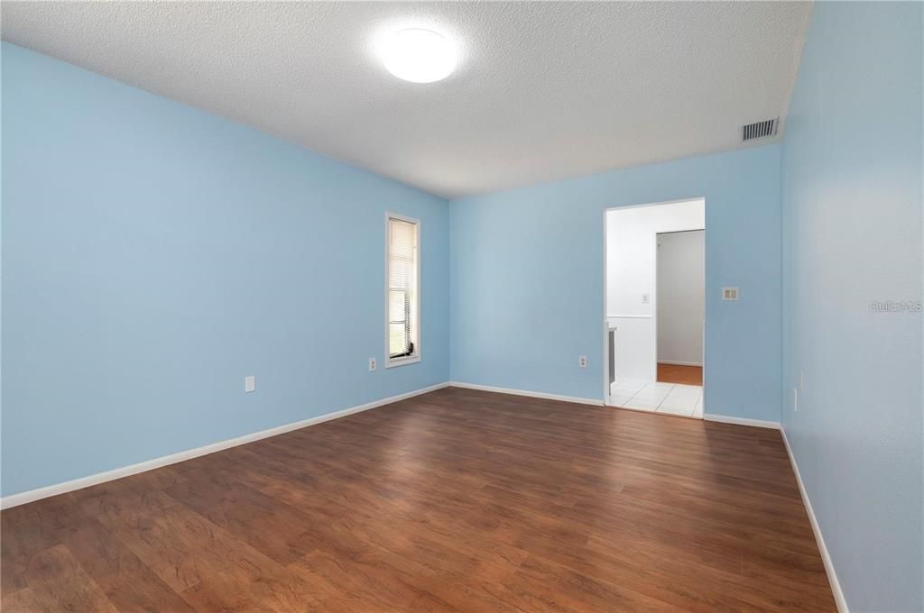 For Rent: $2,800 (3 beds, 2 baths, 1878 Square Feet)