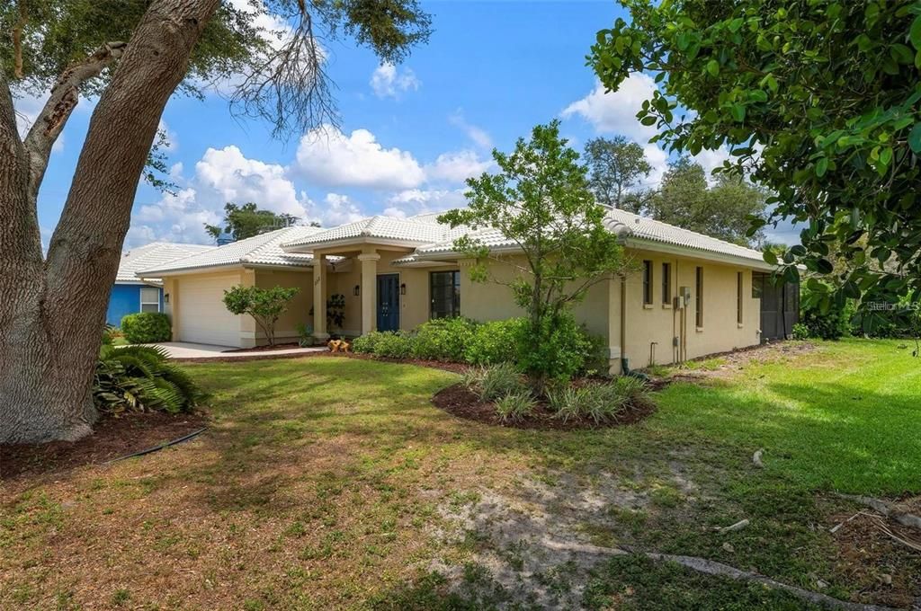 For Rent: $2,800 (3 beds, 2 baths, 1878 Square Feet)