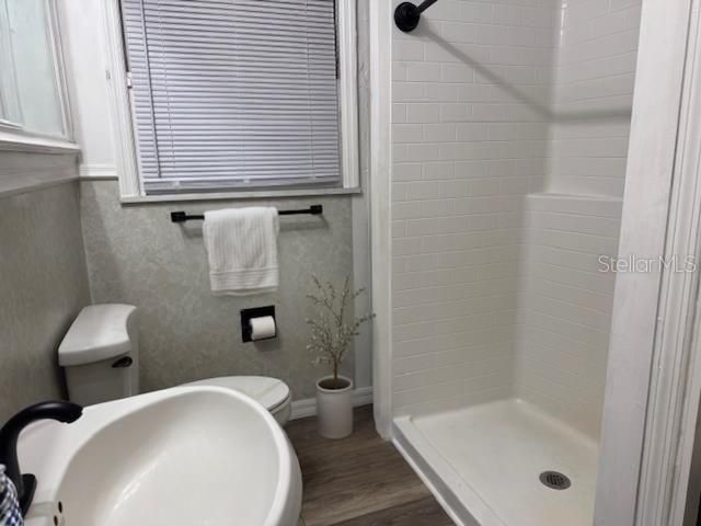 For Sale: $375,000 (4 beds, 2 baths, 1688 Square Feet)