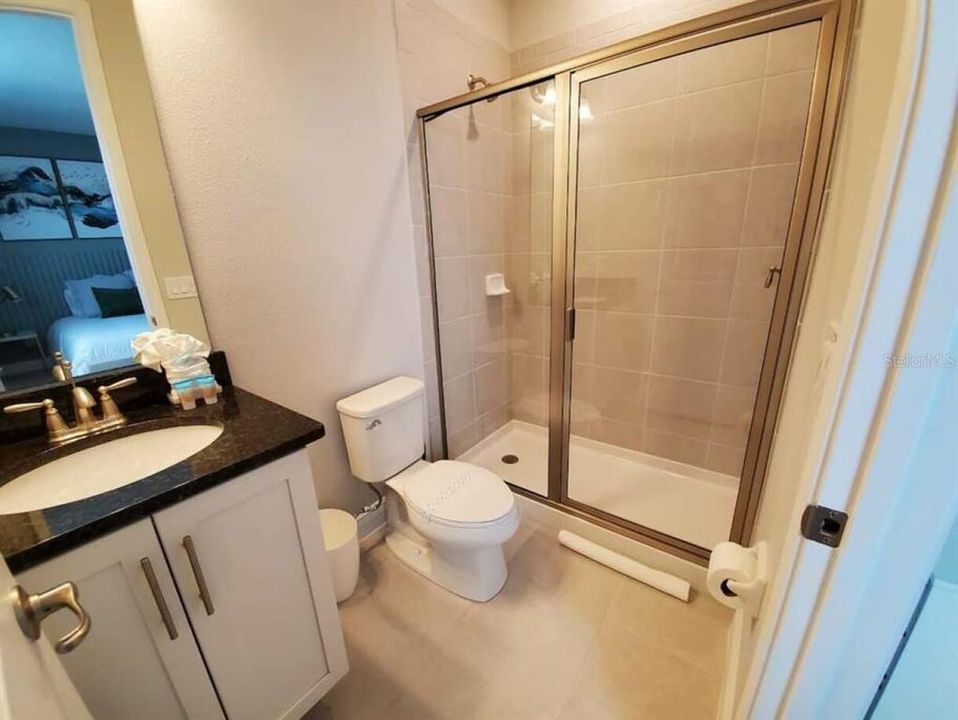 For Sale: $600,000 (6 beds, 6 baths, 2831 Square Feet)