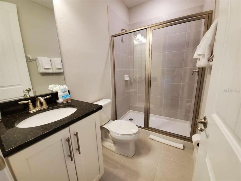 For Sale: $600,000 (6 beds, 6 baths, 2831 Square Feet)