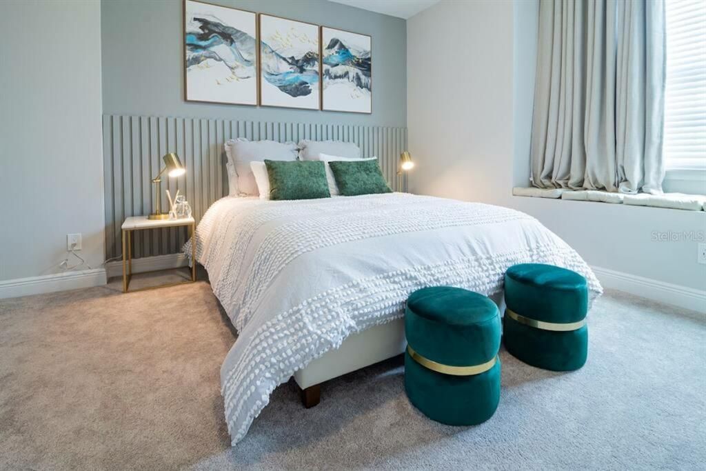 For Sale: $600,000 (6 beds, 6 baths, 2831 Square Feet)