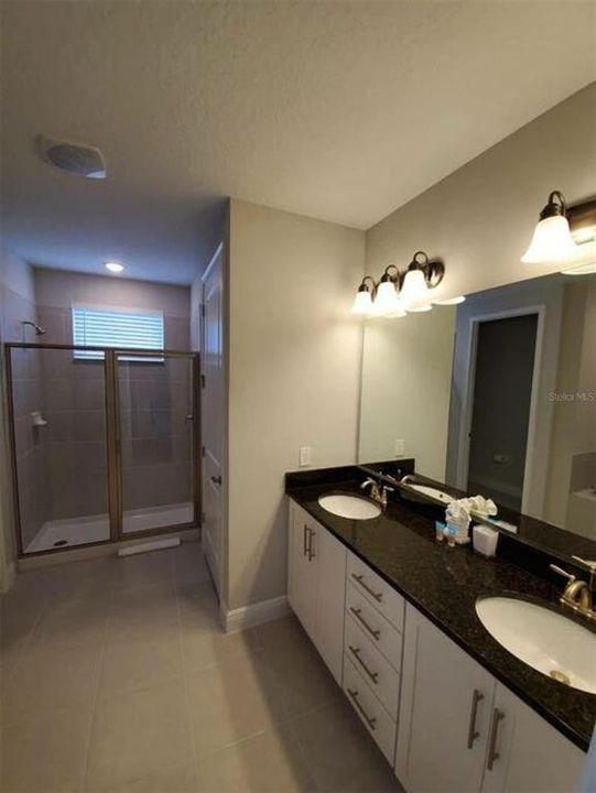 For Sale: $600,000 (6 beds, 6 baths, 2831 Square Feet)