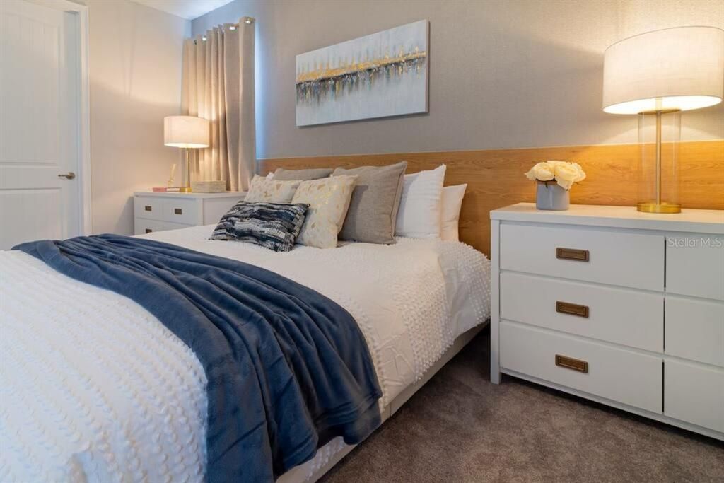 For Sale: $600,000 (6 beds, 6 baths, 2831 Square Feet)