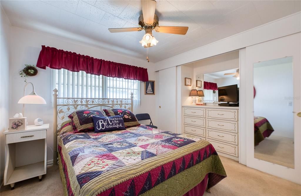 На продажу: $129,900 (2 спален, 1 ванн, 792 Квадратных фут)