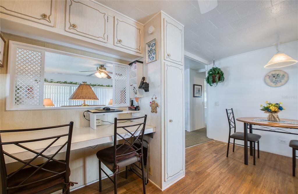 На продажу: $129,900 (2 спален, 1 ванн, 792 Квадратных фут)