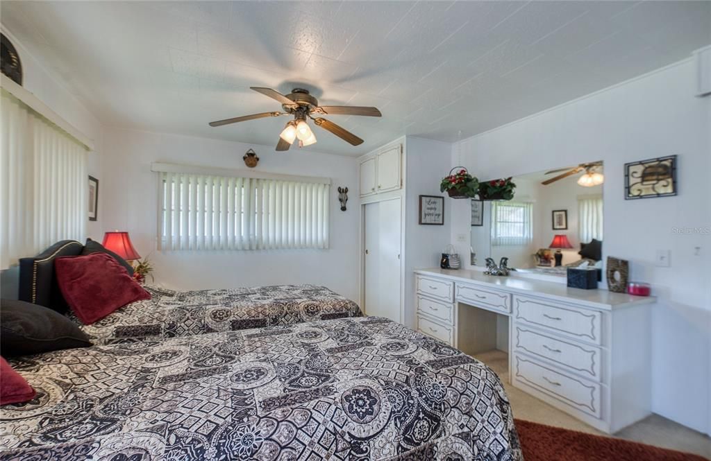 На продажу: $129,900 (2 спален, 1 ванн, 792 Квадратных фут)