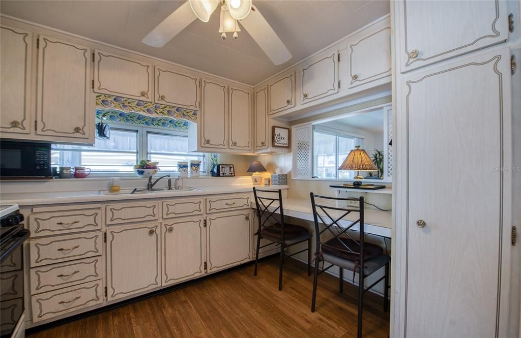 На продажу: $129,900 (2 спален, 1 ванн, 792 Квадратных фут)