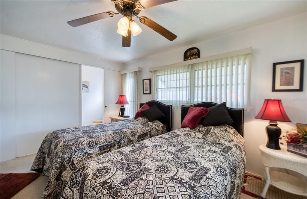 На продажу: $129,900 (2 спален, 1 ванн, 792 Квадратных фут)