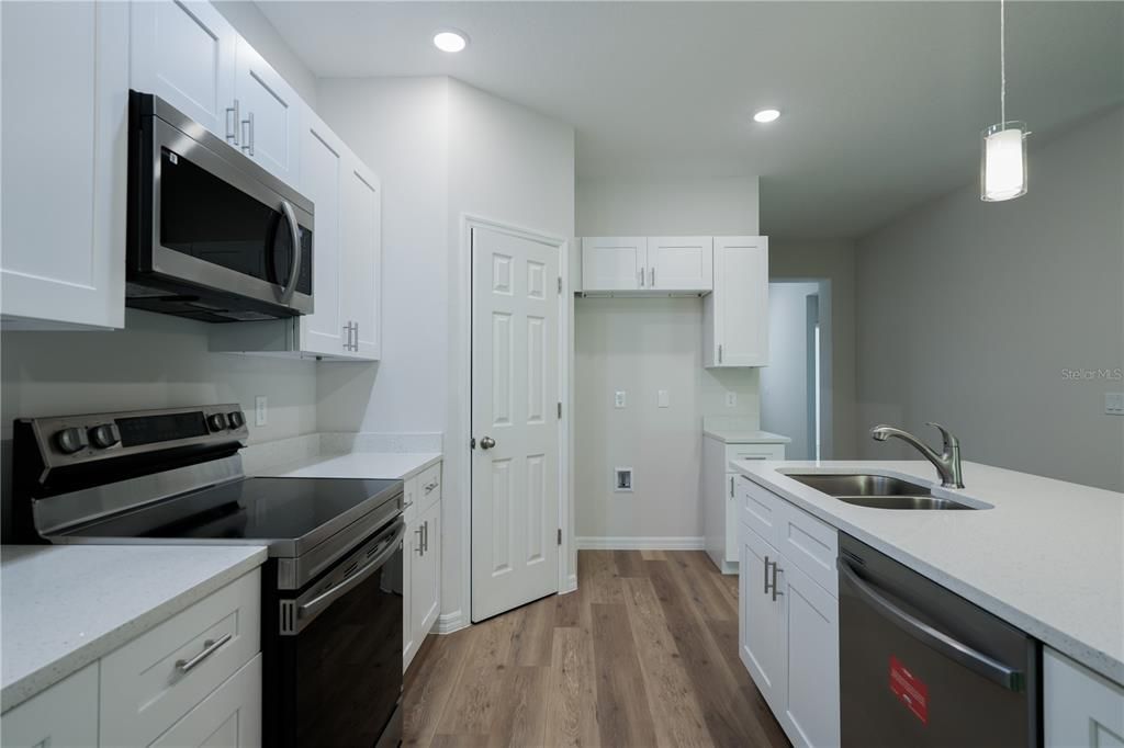 Activo con contrato: $299,000 (3 camas, 2 baños, 1543 Pies cuadrados)