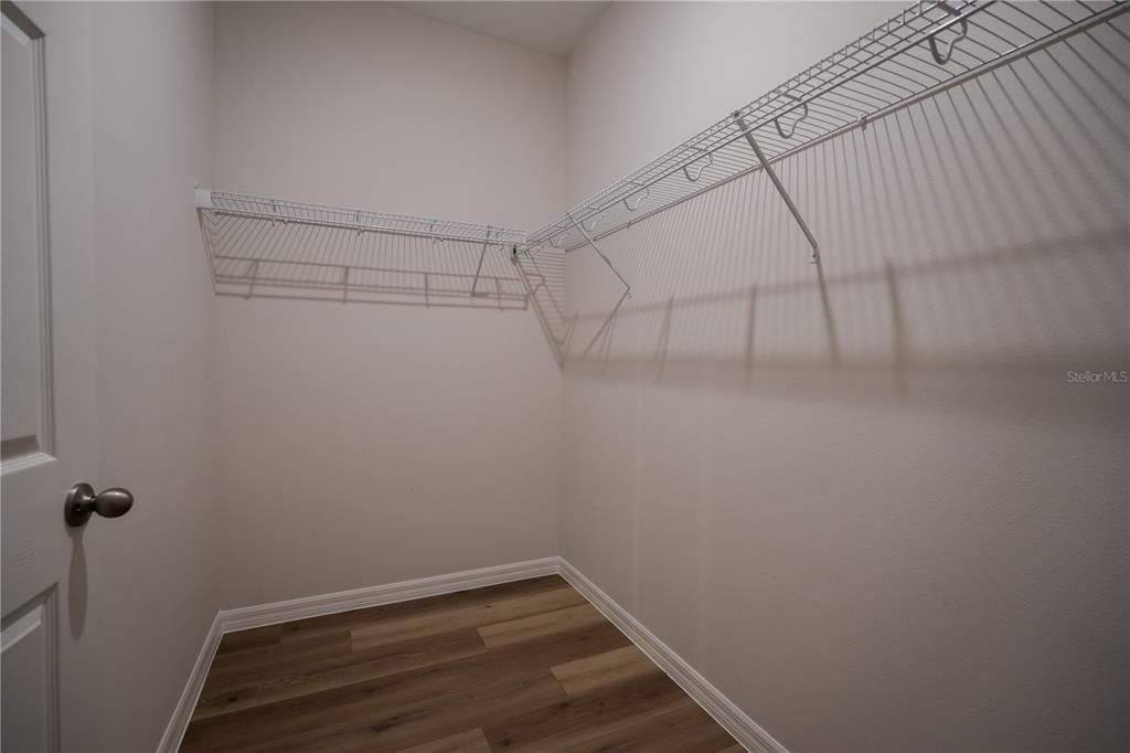 Activo con contrato: $299,000 (3 camas, 2 baños, 1543 Pies cuadrados)