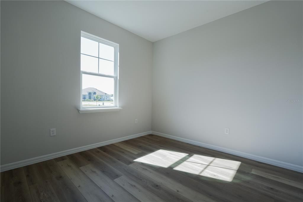 Activo con contrato: $299,000 (3 camas, 2 baños, 1543 Pies cuadrados)