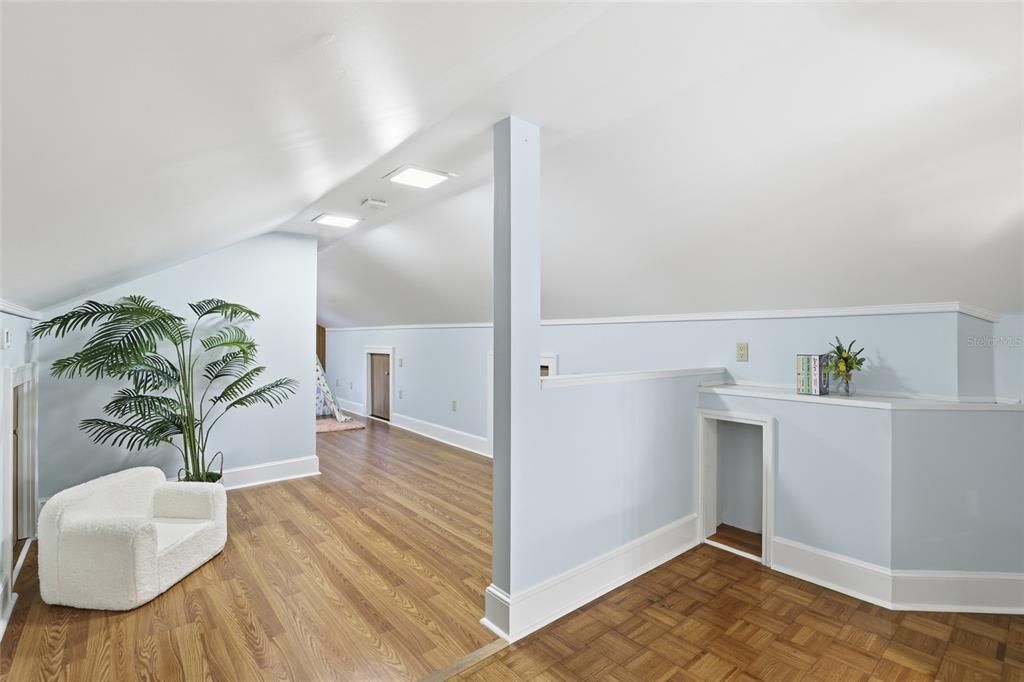 Active With Contract: $549,900 (4 beds, 3 baths, 2356 Square Feet)