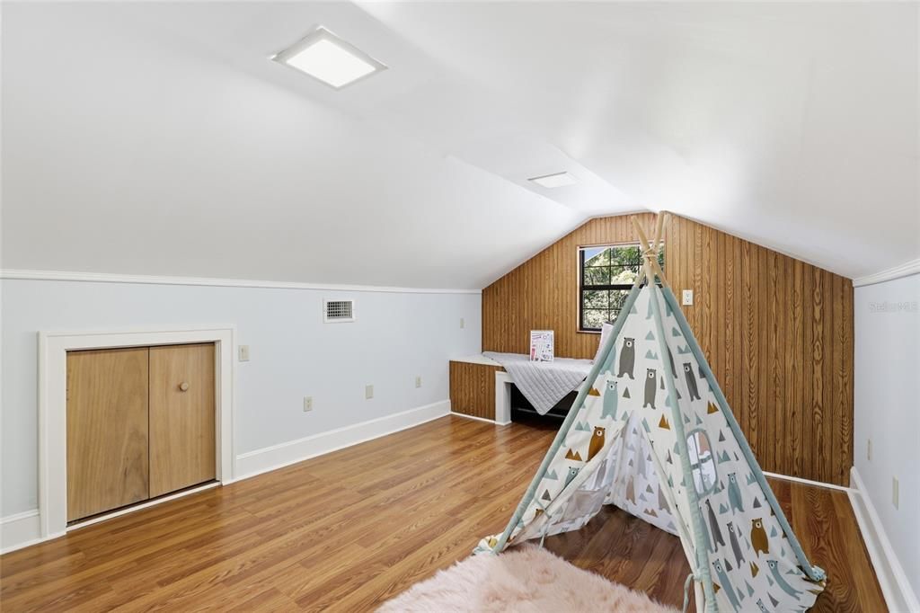 Active With Contract: $549,900 (4 beds, 3 baths, 2356 Square Feet)