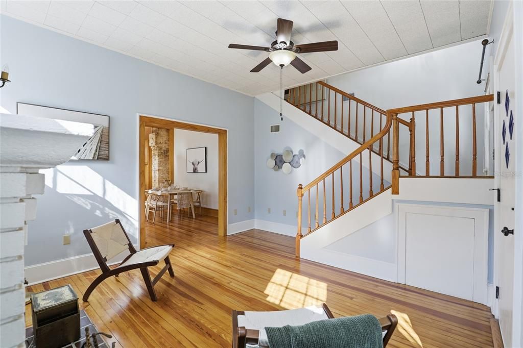 Active With Contract: $549,900 (4 beds, 3 baths, 2356 Square Feet)