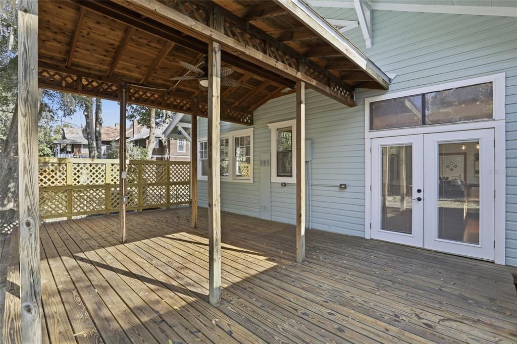 Active With Contract: $549,900 (4 beds, 3 baths, 2356 Square Feet)