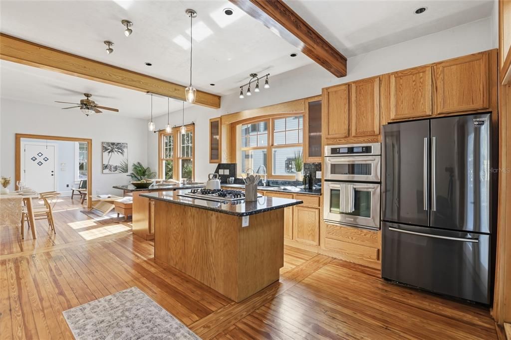 Active With Contract: $549,900 (4 beds, 3 baths, 2356 Square Feet)