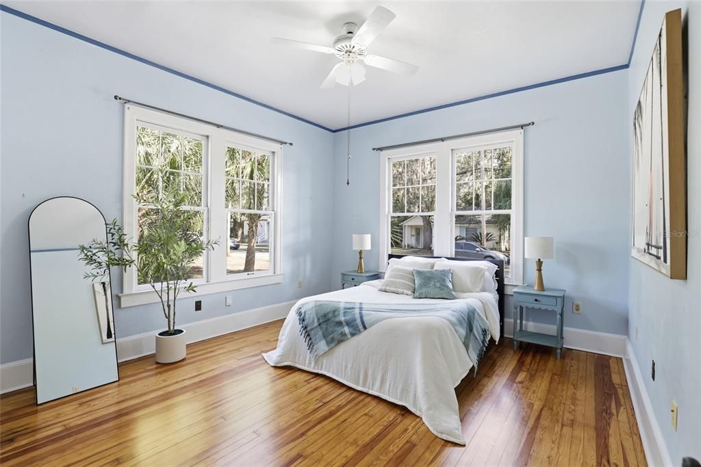 Active With Contract: $549,900 (4 beds, 3 baths, 2356 Square Feet)