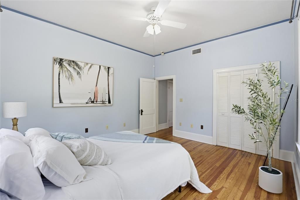 Active With Contract: $549,900 (4 beds, 3 baths, 2356 Square Feet)