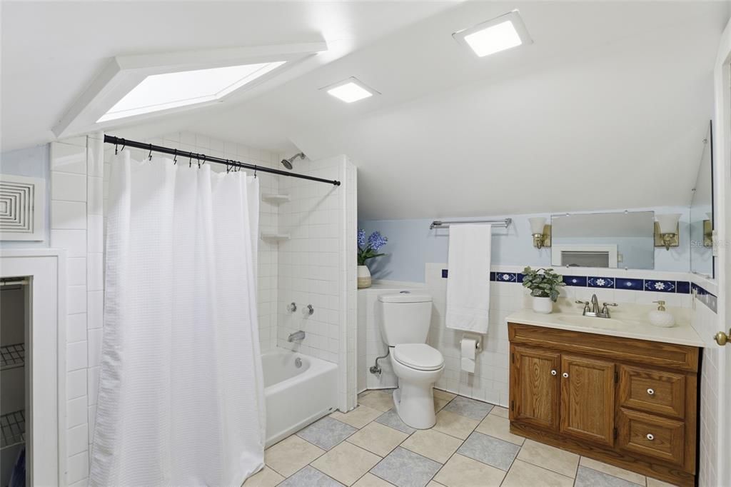 Active With Contract: $549,900 (4 beds, 3 baths, 2356 Square Feet)