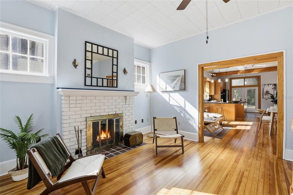 Active With Contract: $549,900 (4 beds, 3 baths, 2356 Square Feet)