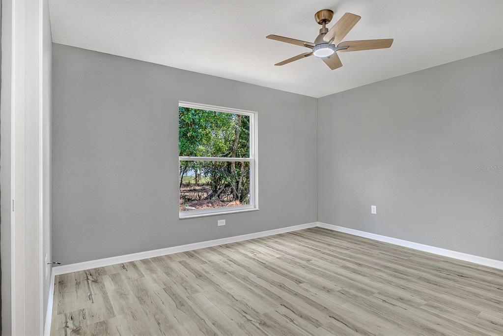 待售: $285,000 (3 贝兹, 2 浴室, 1322 平方英尺)