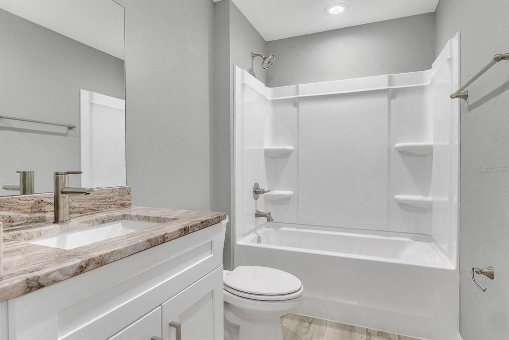 待售: $285,000 (3 贝兹, 2 浴室, 1322 平方英尺)