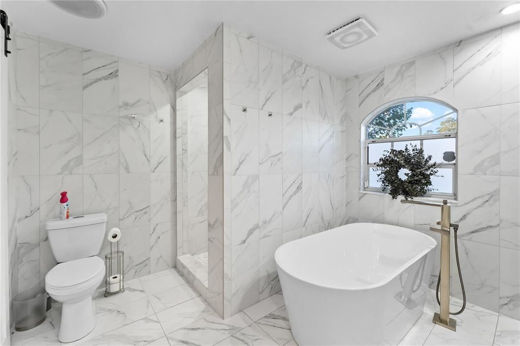 Active With Contract: $364,900 (3 beds, 2 baths, 1883 Square Feet)