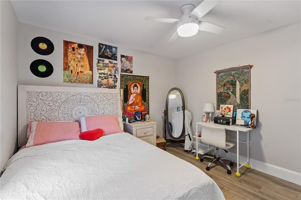 Active With Contract: $364,900 (3 beds, 2 baths, 1883 Square Feet)