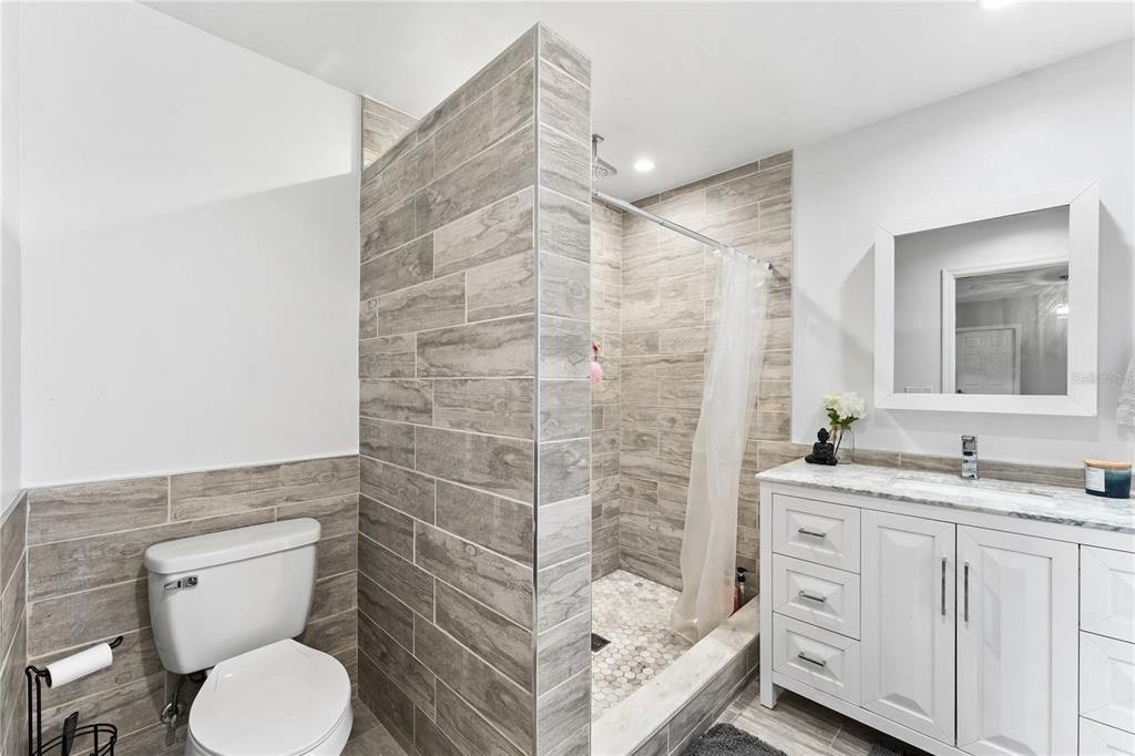 Active With Contract: $364,900 (3 beds, 2 baths, 1883 Square Feet)