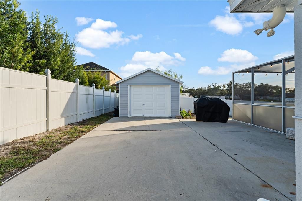 Active With Contract: $364,900 (3 beds, 2 baths, 1883 Square Feet)