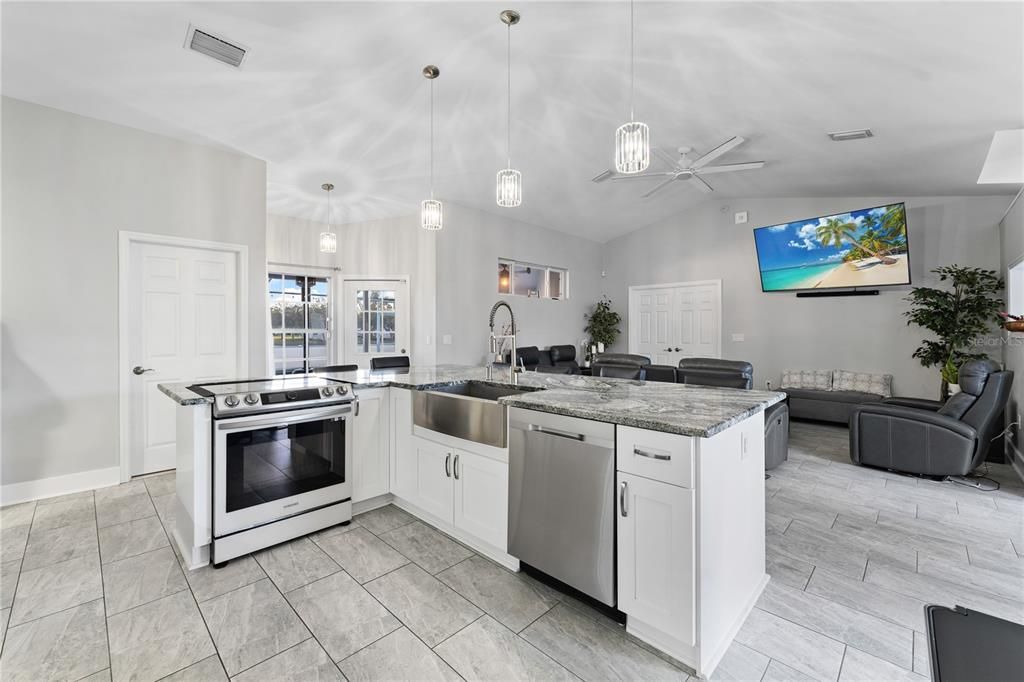 Active With Contract: $364,900 (3 beds, 2 baths, 1883 Square Feet)