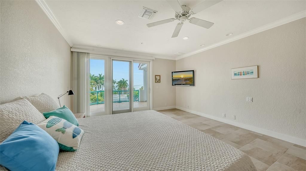 For Sale: $1,195,000 (3 beds, 2 baths, 2246 Square Feet)