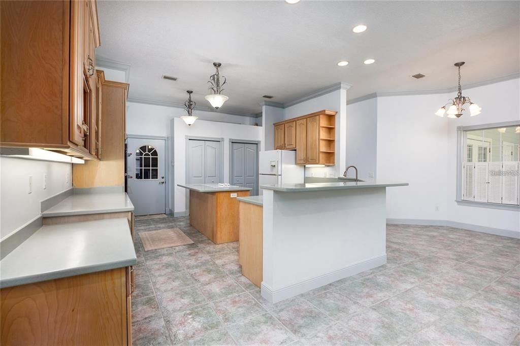 For Sale: $525,000 (4 beds, 3 baths, 3734 Square Feet)