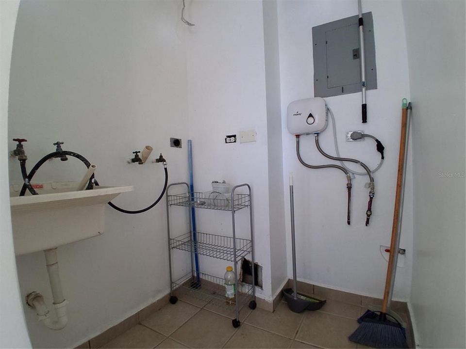 En Venta: $180,000 (3 camas, 1 baños, 1100 Pies cuadrados)