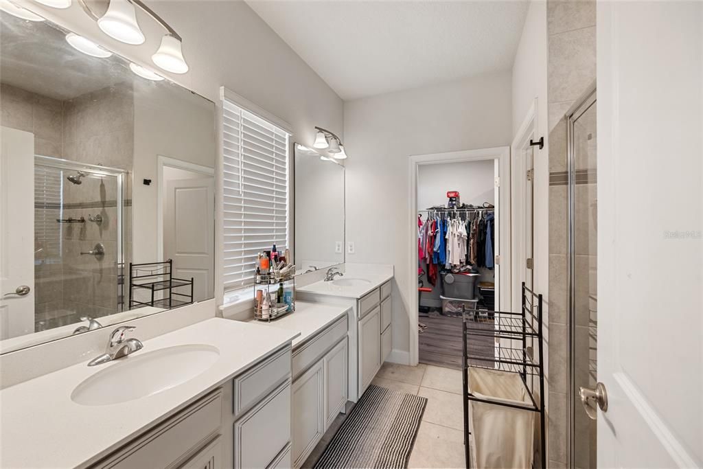 For Sale: $419,900 (4 beds, 2 baths, 2378 Square Feet)