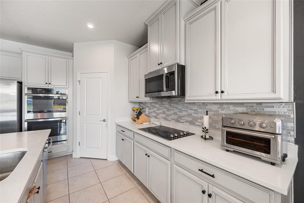 For Sale: $419,900 (4 beds, 2 baths, 2378 Square Feet)