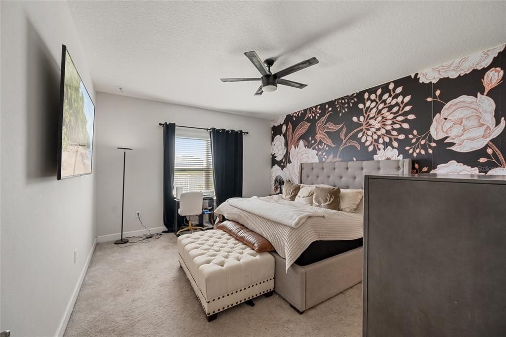 For Sale: $419,900 (4 beds, 2 baths, 2378 Square Feet)