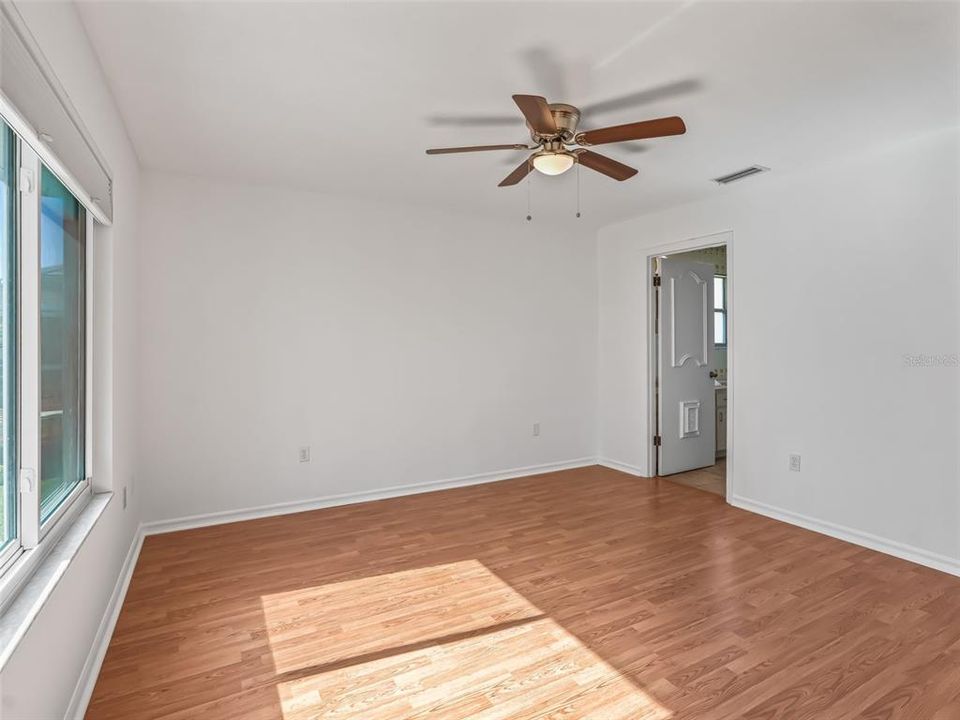 En Venta: $233,000 (2 camas, 2 baños, 1504 Pies cuadrados)