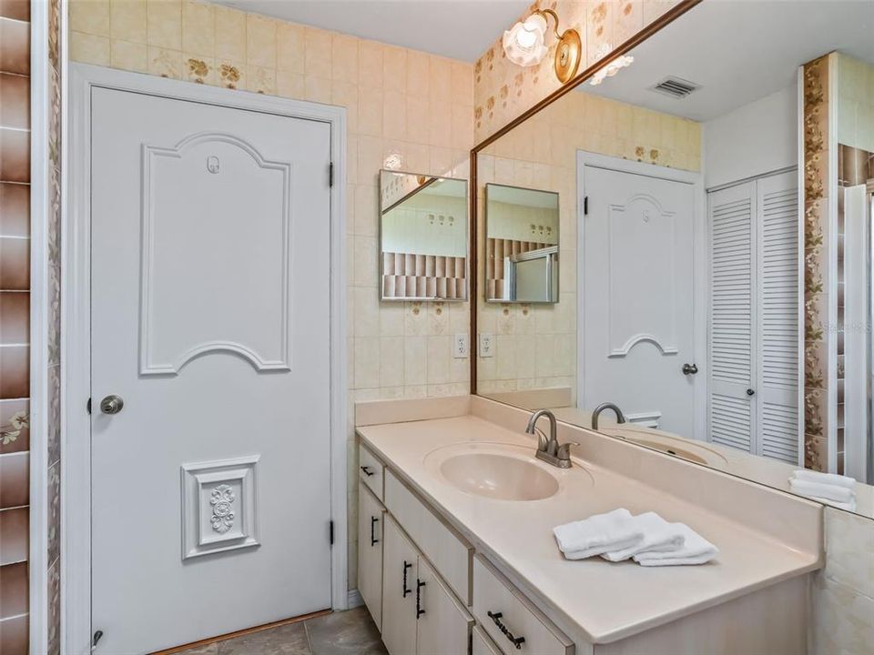 En Venta: $233,000 (2 camas, 2 baños, 1504 Pies cuadrados)