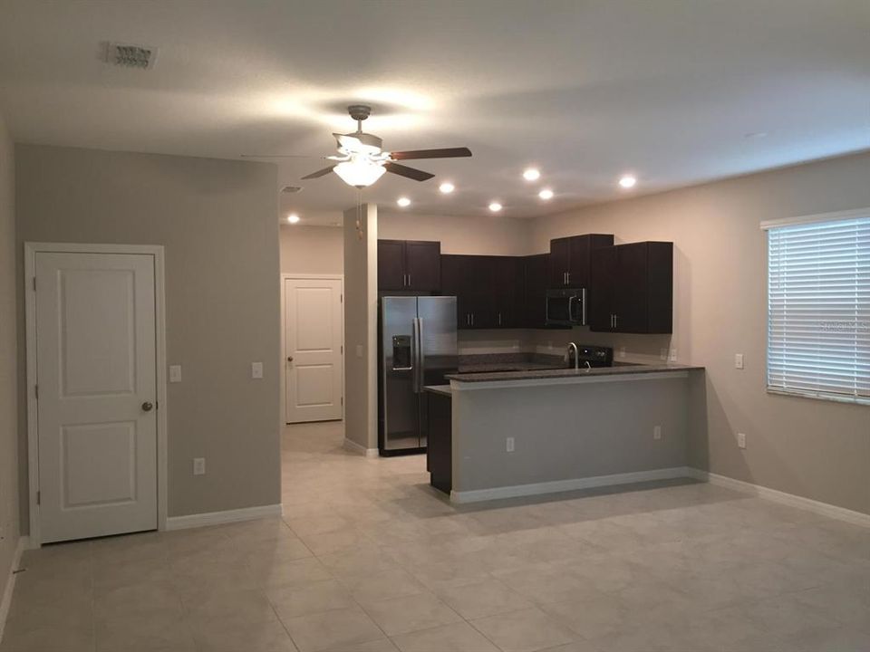 出租: $2,100 (3 贝兹, 2 浴室, 1824 平方英尺)