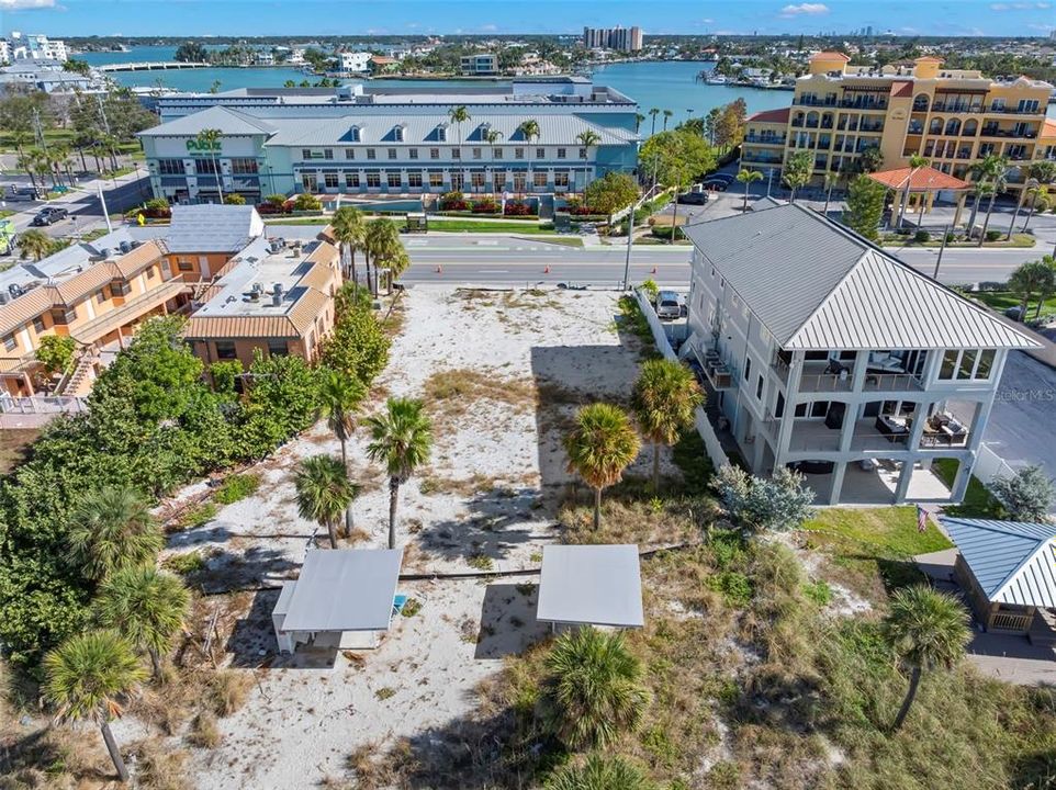 En Venta: $4,290,000 (0.23 acres)